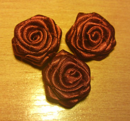 Bordová ružička saténová